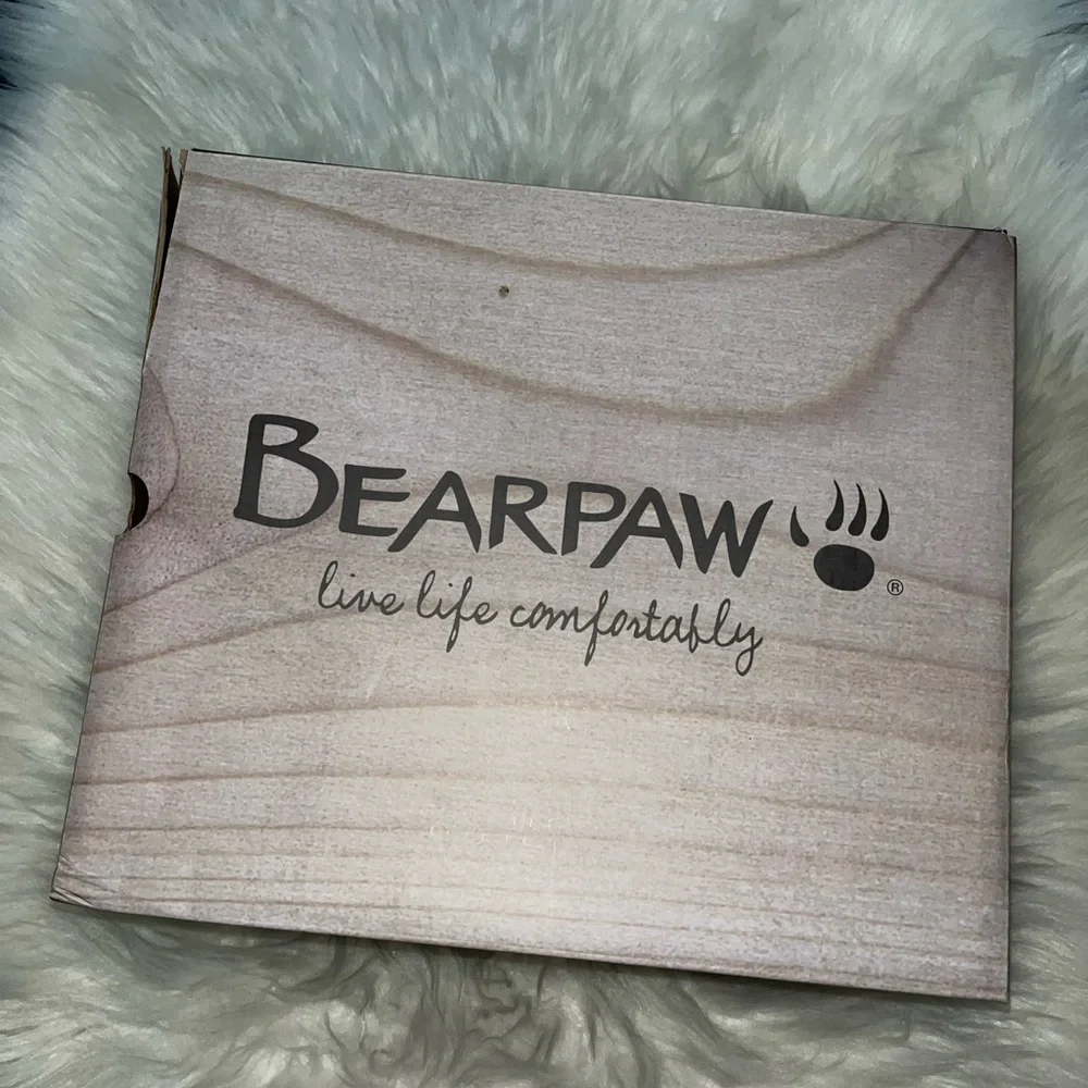 NEW Women’s Bearpaw Krista Boots • Size 9 • Hickory